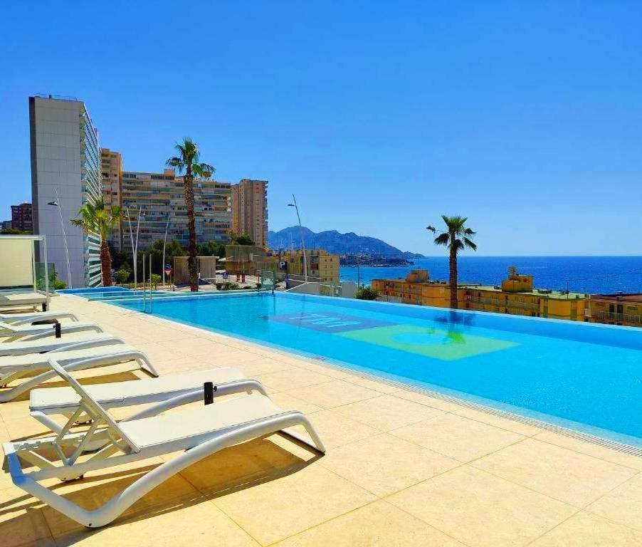 בנידורם Sunset Cliffs Beach מראה חיצוני תמונה